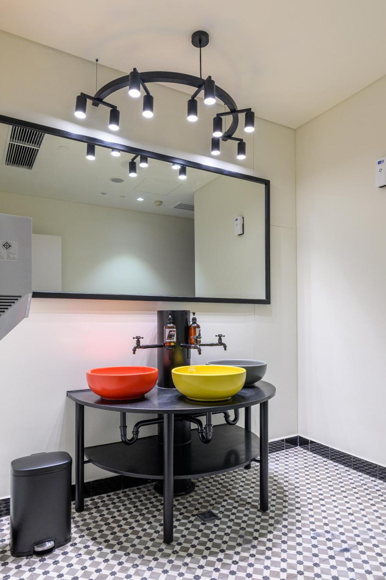 Wink Hotel Can Tho Ninh Kieu Wharf - 24Hrs Stay & Rooftop Pool Bar المظهر الخارجي الصورة